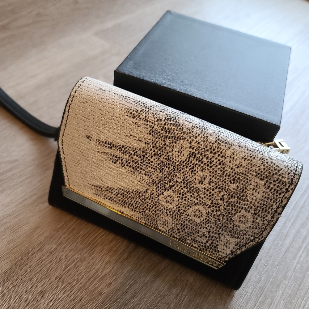 Vince Camuto Black & White wristlet